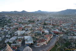 The town of Üçhisar