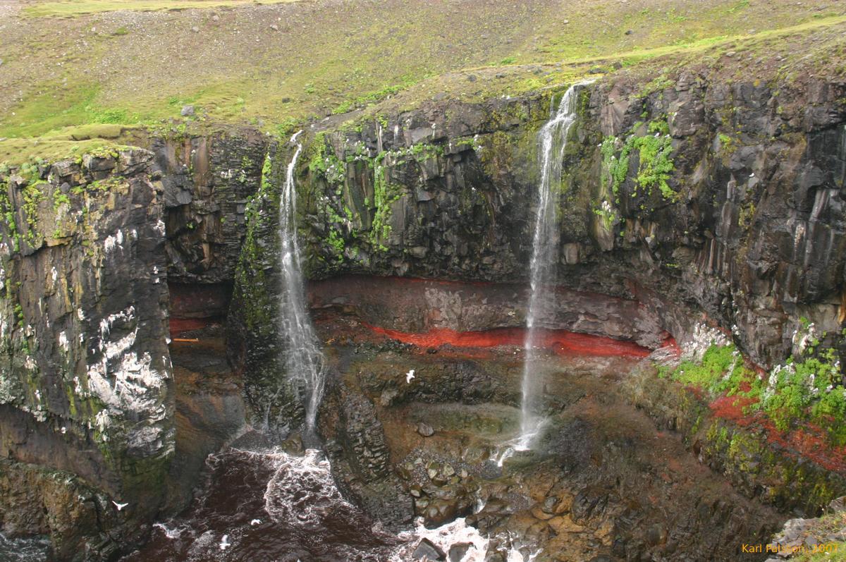 Cool red layer with dike cutting through, _plus_ waterfalls!