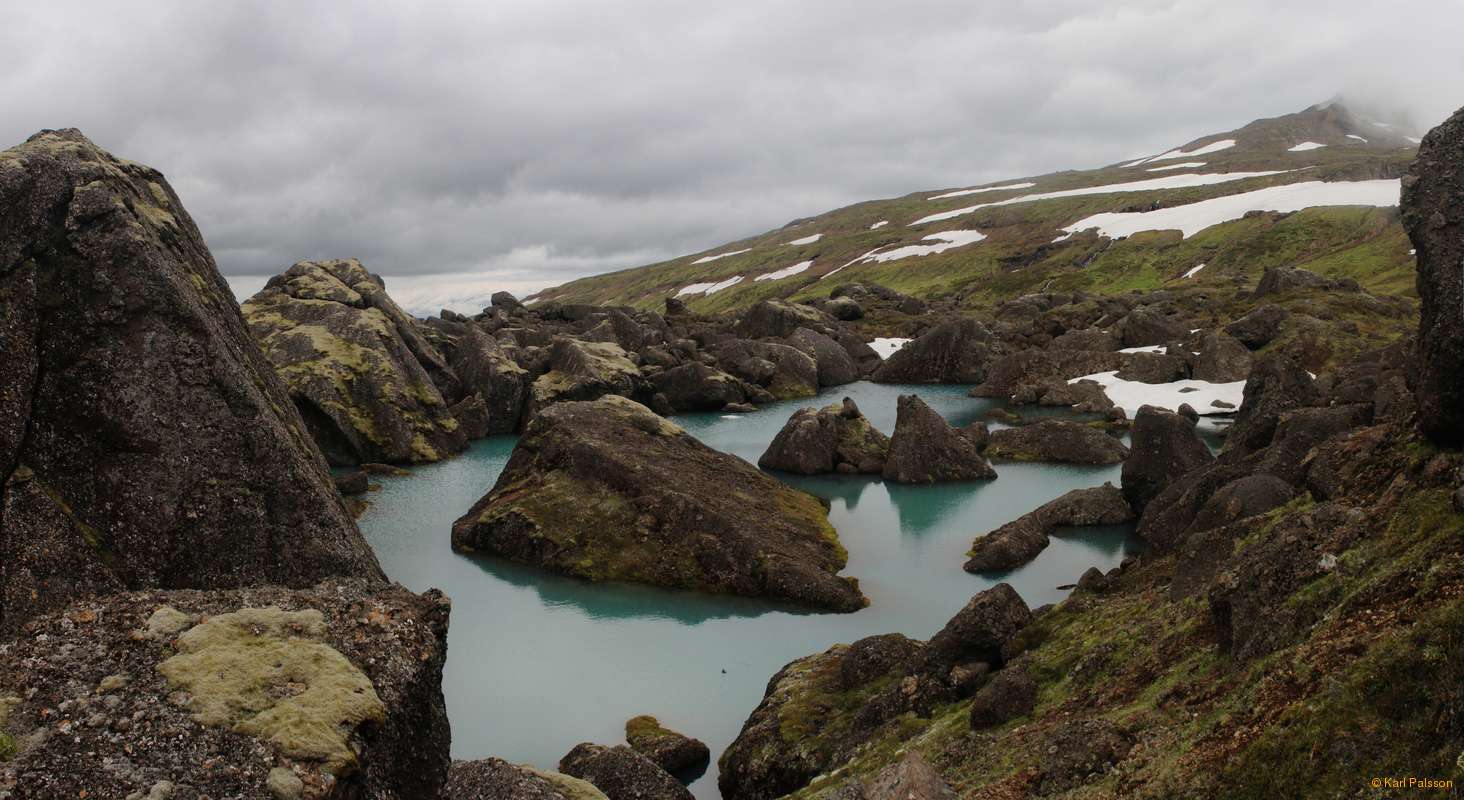 NW over Stórurð to Súlur